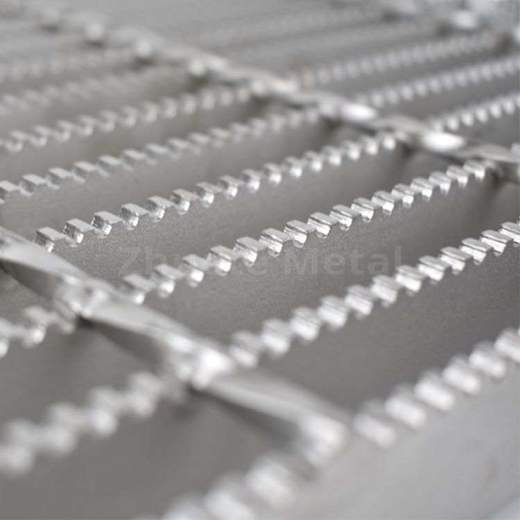 Galvanized Serrated steel grating