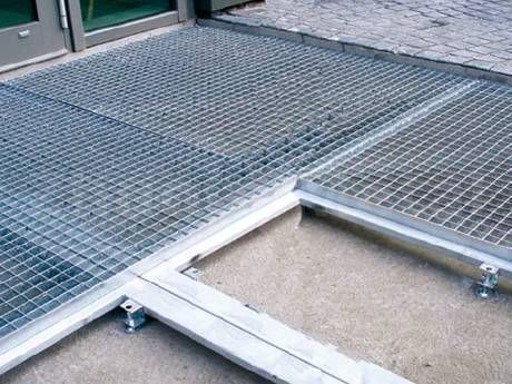 Recessed frame steel grating doormat