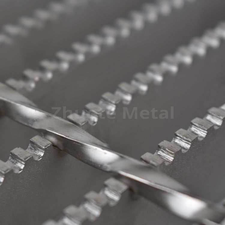 Galvanized Serrated steel grating