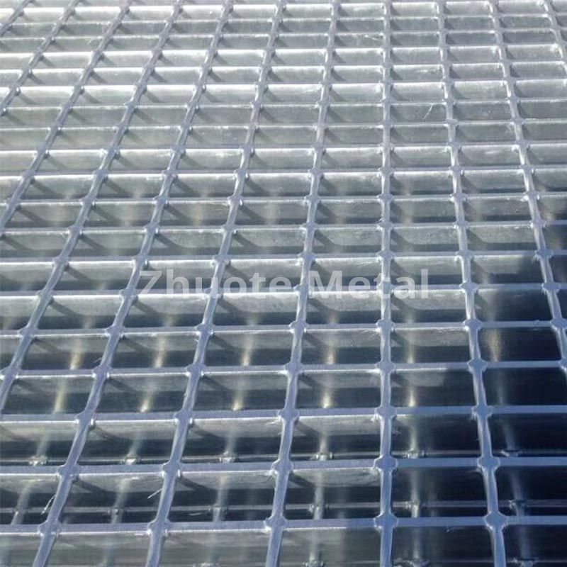 Plain steel grating